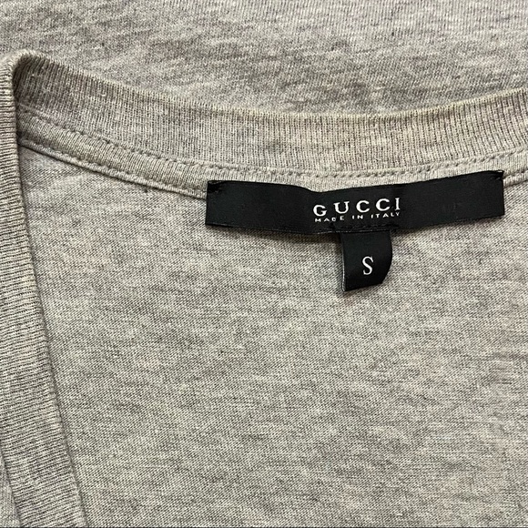 GUCCI Men’s Gray V Neck T-Shirt - Picture 4 of 6